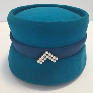 VINTAGE COUNTRY CLUB COLLECTION VELVET BOX HAT